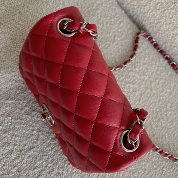 Chanel mini square classic flap in red lambskin - Picture 3 of 9